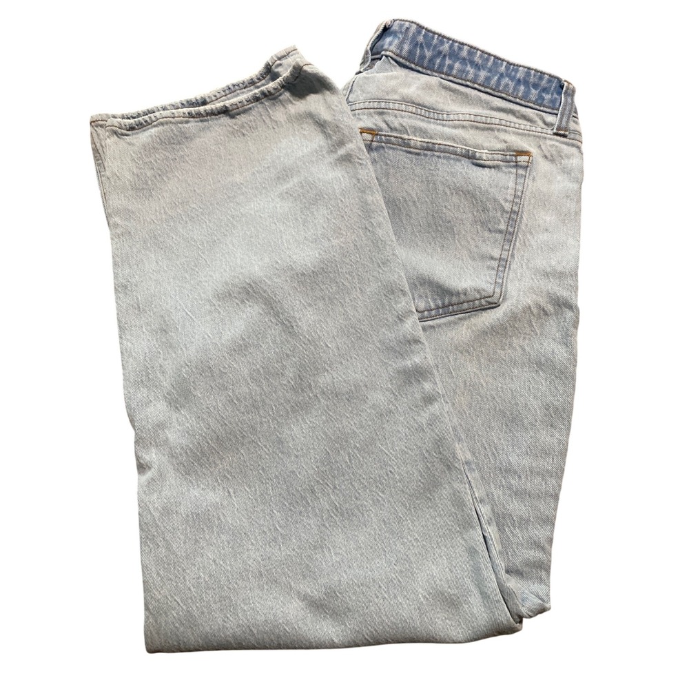 Abercrombie & Fitch Curve Love 90s Relaxed Jean Light Wash High Rise 31‎ 12R